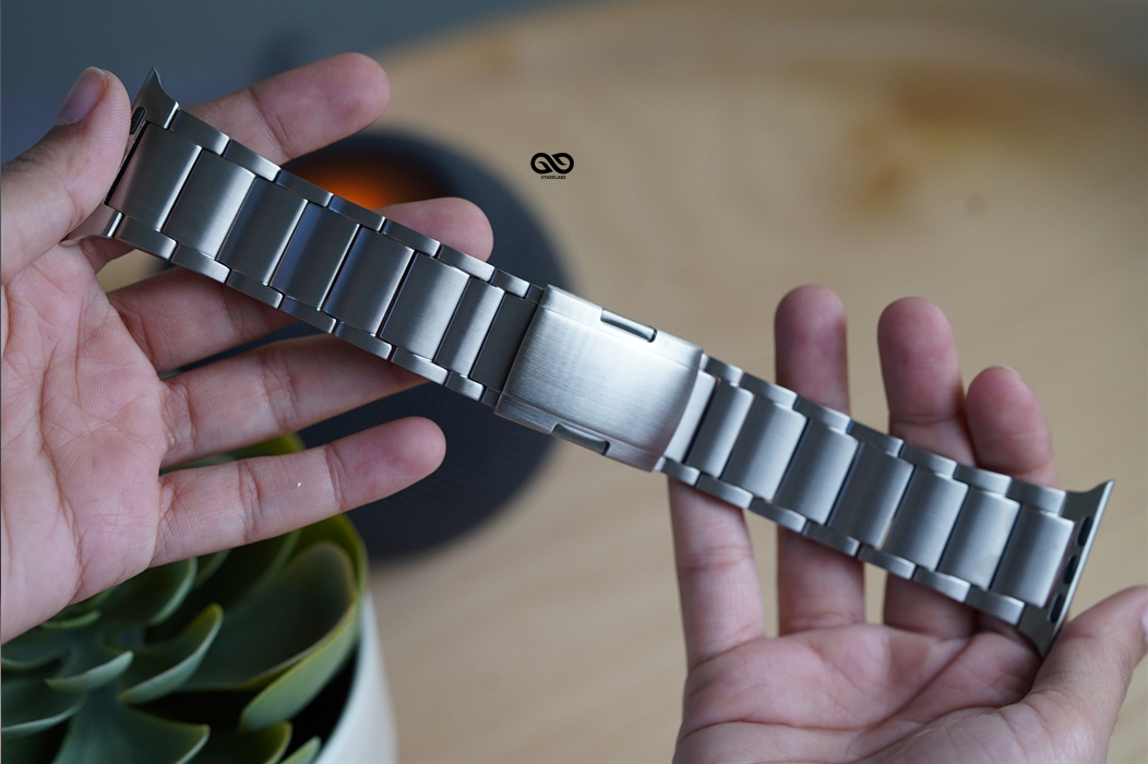 Titanium Link Strap iWatch 45 mm 44 mm 42 mm for Series Ultra 8 7 6 SE 5 4  3 2 1  Starelabs India